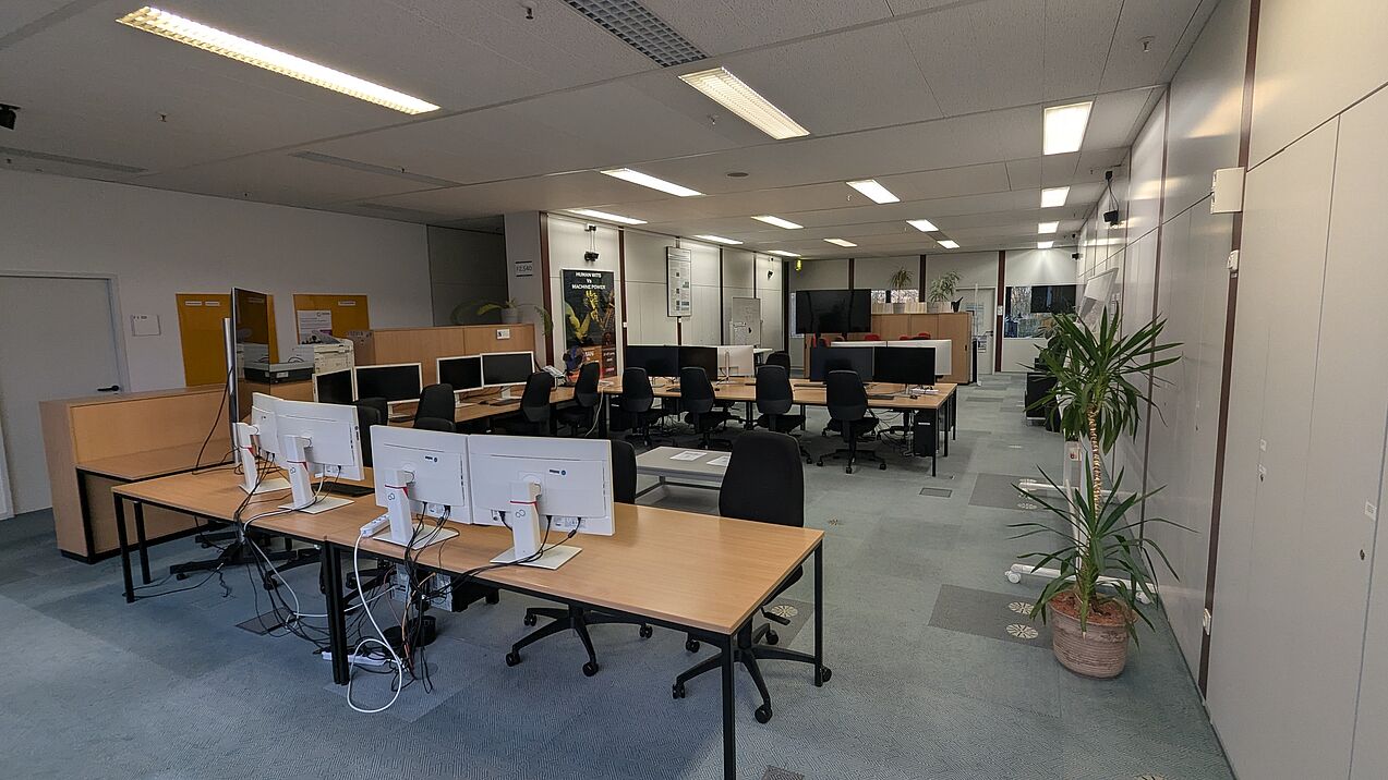 The pool area in F2.540